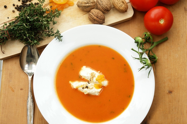 Aprikose-Tomate-Suppe